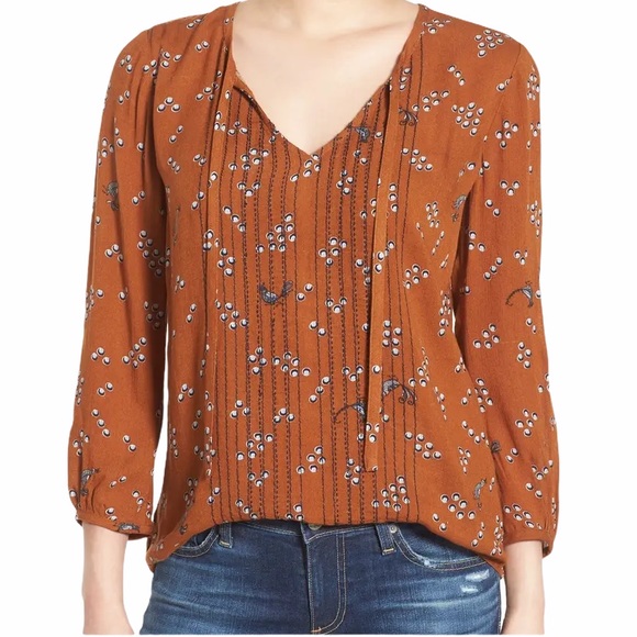 Hinge Peasant Blouse - Picture 1 of 10